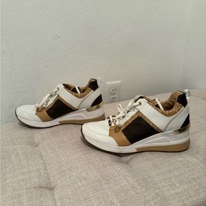 Michael Kors Maddy Two-Tone Logo Trainers sneaker. Women’s size 9.